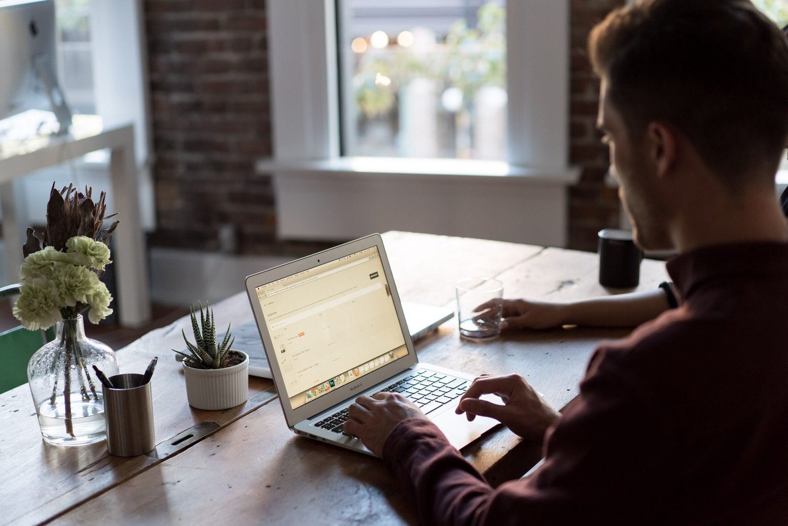 SEO agency bisa membantu meningkatkan trafik organik