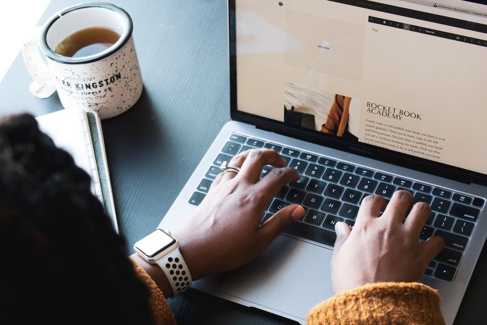 Cara Menjadi Copywriter Profesional dan Sukses